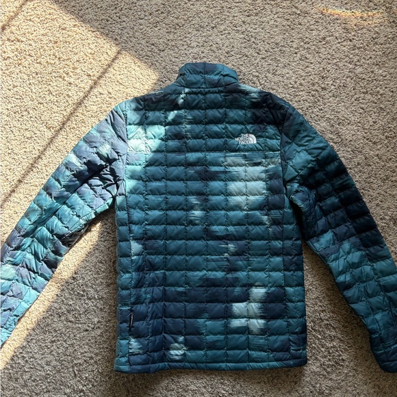 North face puffer coat - Picture 2 of 3